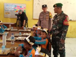 Babinsa dan Bhabinkamtibmas Sunyaragi Bersinergi Monitor Program Makan Bergizi Grind ratis di SDN Karangjalak 2