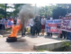 Dinas pendidikan Didemo Orang Tua Siwa-Siswi Pinta 7 Tuntutan