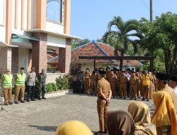 Apel Pagi di Desa Sumurwiru, Bupati Dian Luncurkan Perbaikan Jalan Rp58,2 Miliar Hasil Efisiensi