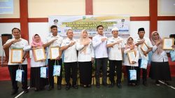 Wabup Tuti Serahkan SK Pensiun PNS Kuningan Yang Memasuki Purna Bhakti Pada 2026